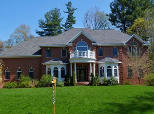 1 Hilltop Rd, Lynnfield, MA 01940