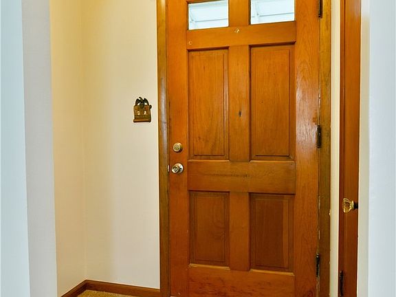 4th image of 4625 Middle Dr