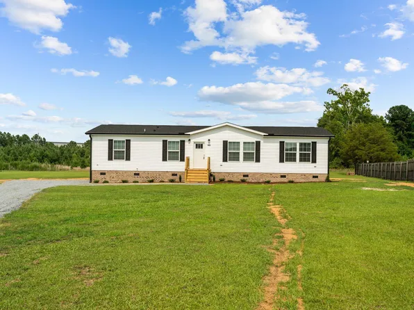 123 Westside Dr, Benson, NC 27504