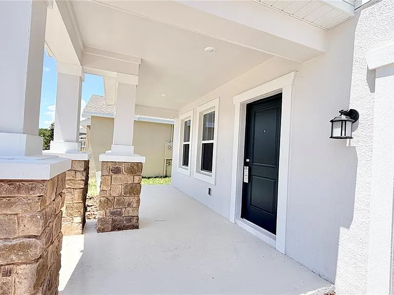 1558 Loxley Trl — Photo 3