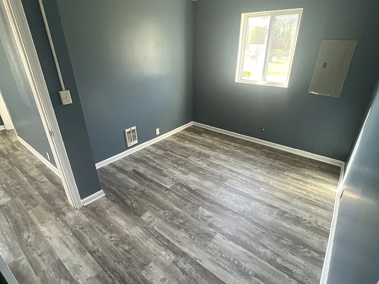 2305 Glass St — Photo 4