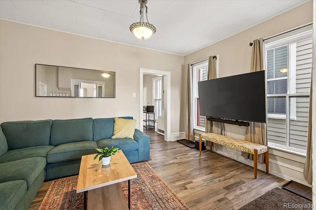 3 bed, 1648 sqft, $2,400 — Photo 3