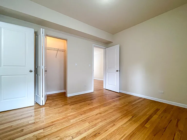 Necedah at 4740-4748 South Greenwood — Photo 14