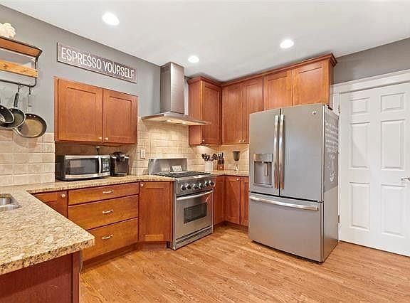 4th image of 7574 Stanford Ave