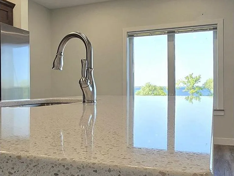 715 Lake Shore Dr NE #106 — Photo 10