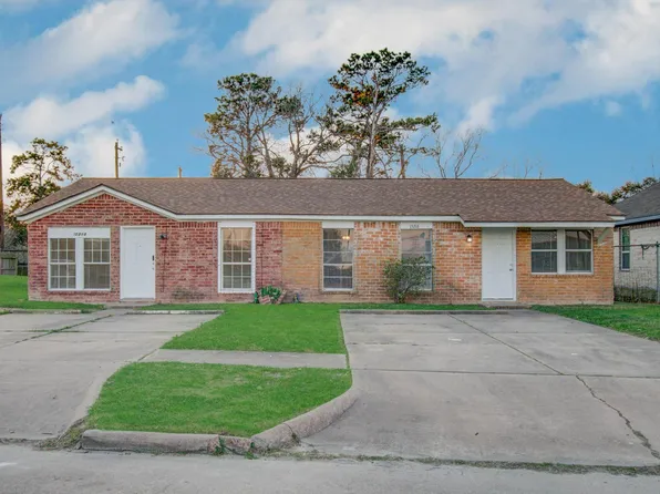 15216 Wickbriar Dr, Houston, TX 77053