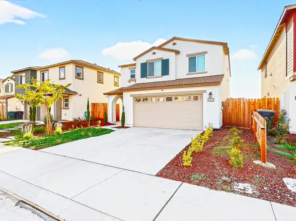 6421 Maple Leaf Ln, Riverbank, CA 95367