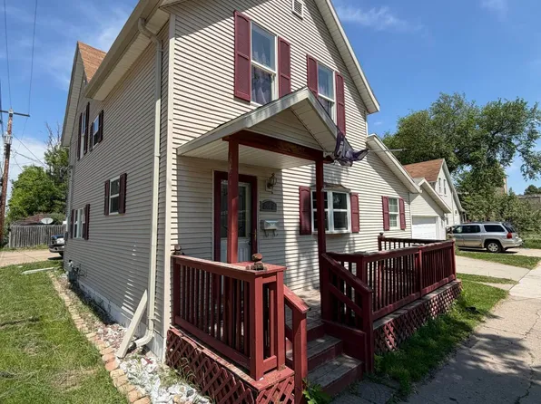 512 4th Ave S, Grand Forks, ND 58201