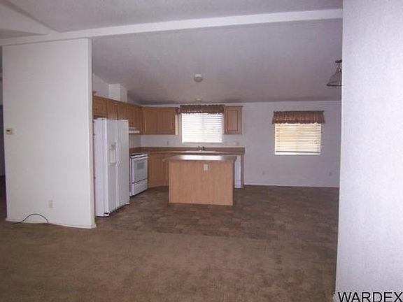 4th image of 1184 E Bermuda Ave