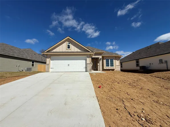 111 Adaline Bnd, McGregor, TX 76657