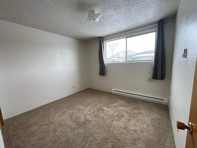 61 Crest Ave #B — Photo 5