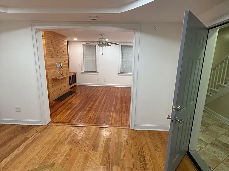 149 W Kingsbridge Rd #2 — Photo 4