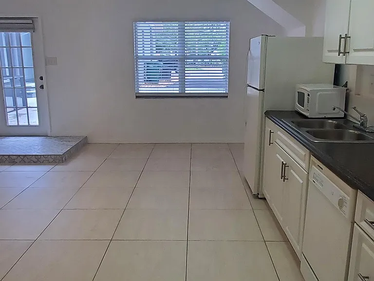 3911 W Morrison Ave #1 — Photo 12