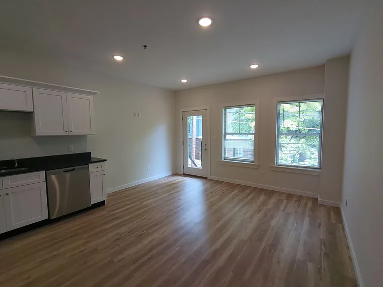 811 Douglas St #209 — Photo 2