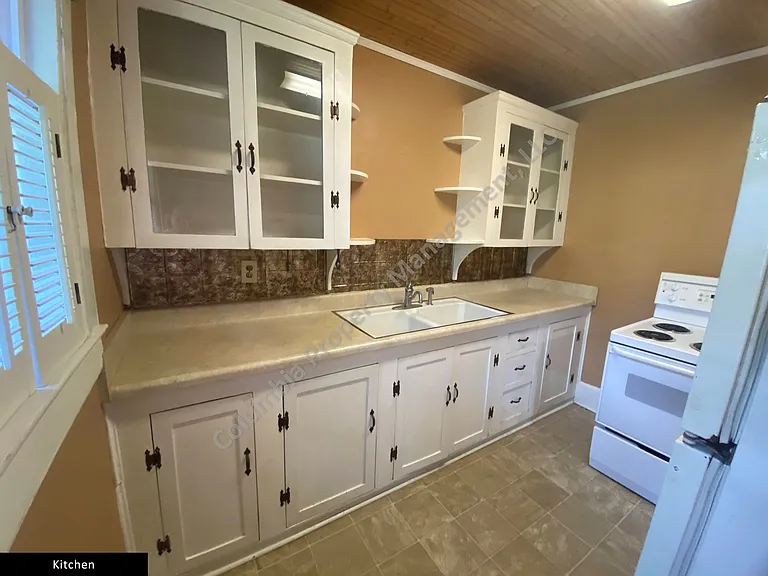 1600 Maple St #4 — Photo 9