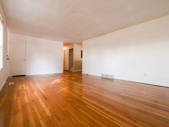 3rd image of 1835 N Afton Cir