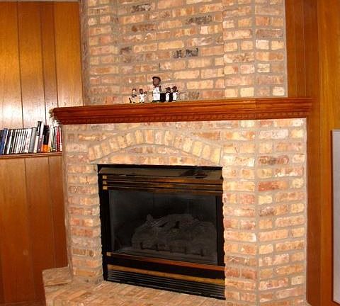 4th image of 1112 Willow Ct
