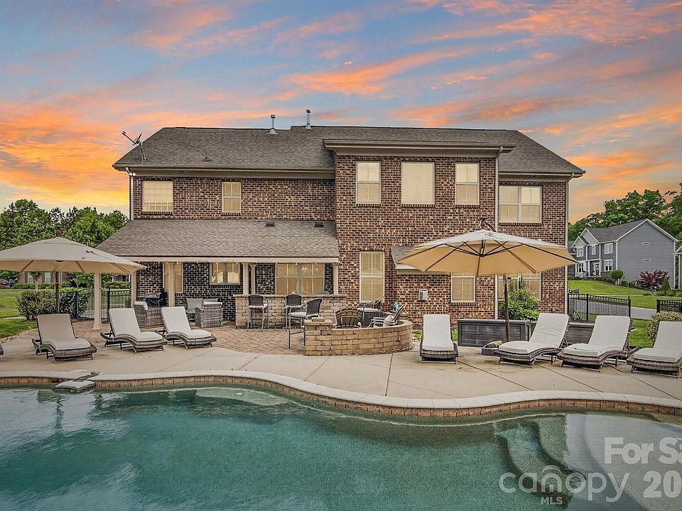 1st image of 4046 Lake Prairie Dr