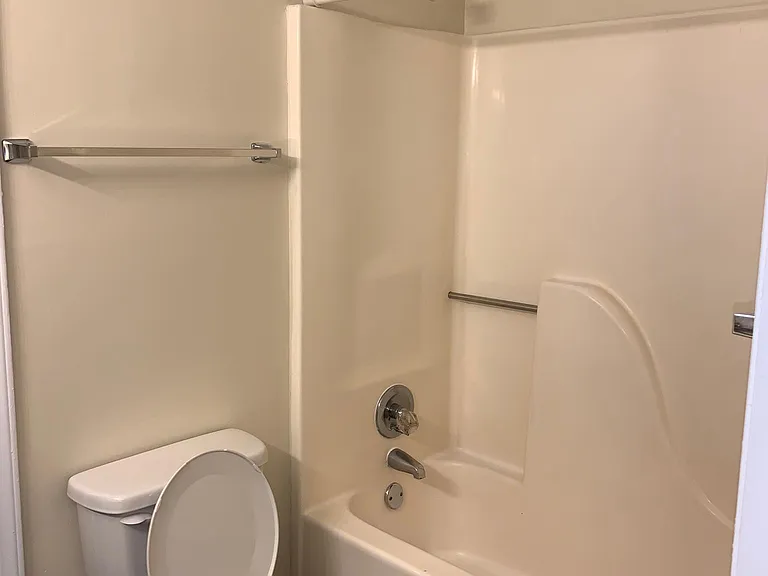 1417 Cherrycrest Dr #B — Photo 11
