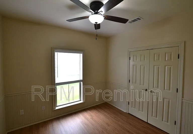 2691 Woodbend Ave — Photo 22