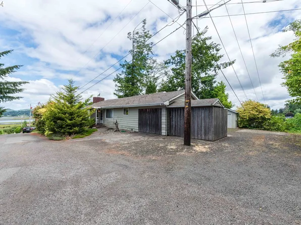 390 Harbor View Dr, Coos Bay, OR 97420