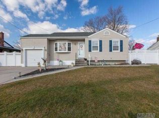 63 Carroll St, Brentwood, NY 11717