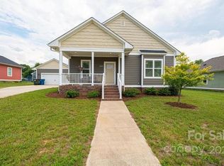 1080 33rd Avenue Loop NE, Hickory, NC 28601