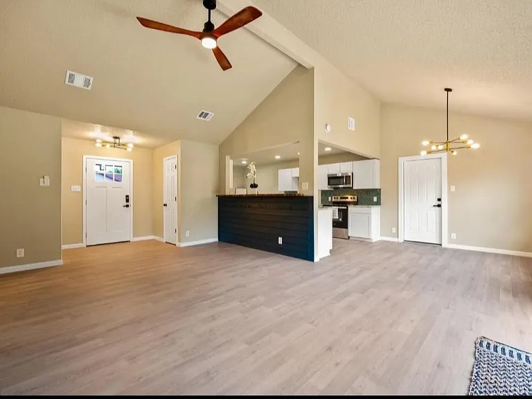 205 Sioux Trl — Photo 9
