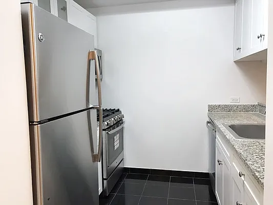 Rented by Battery Park Realty | media 23