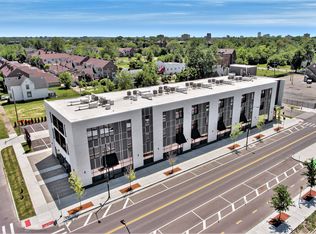 7410 Kercheval St #210, Detroit, MI 48214