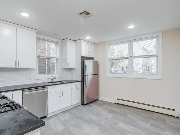 77 West 50th Street image 11 of 16