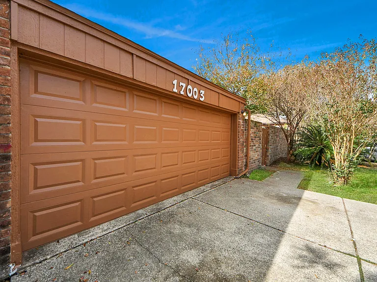 17003 Amidon Dr — Photo 2