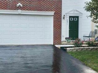 4871 Grimm Dr, Lockbourne, OH 43137