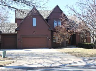 8522 Widmer Rd, Lenexa, KS 66215