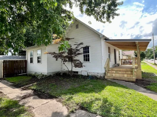 902 W Franklin St, Taylorville, IL 62568