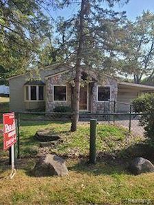 321 Longspur Ln, Commerce Township, MI, 48382
