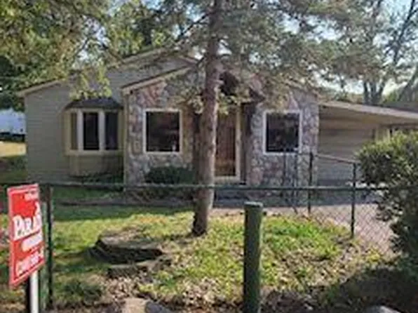321 Longspur Ln, Commerce Township, MI 48382