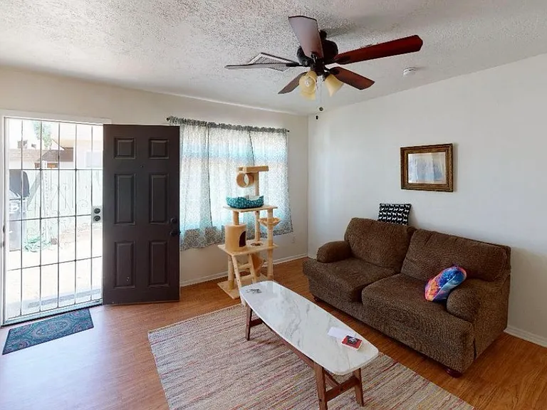 220 Princeton Dr SE #B — Photo 5
