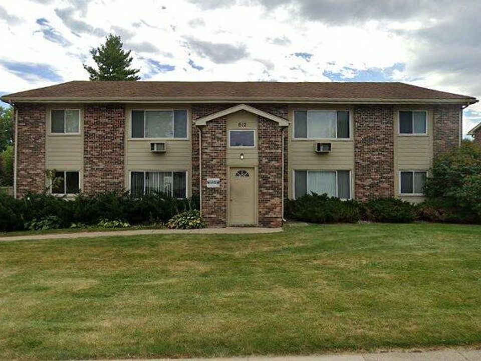 1st image of 612 NE 4th St APT 2