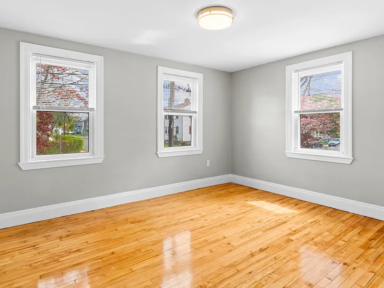 92 Gladeside Ave #1 — Photo 7