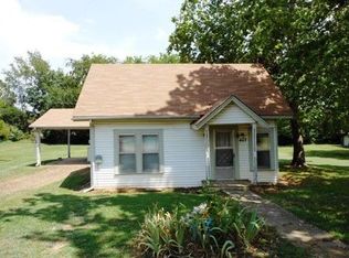 407 N Main St, Ola, AR 72853