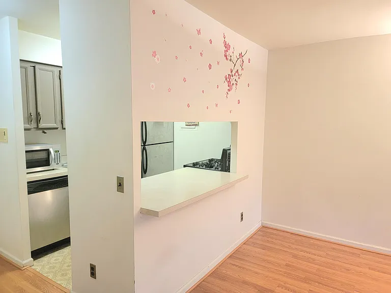 2 Elmwood Park Dr #322 — Photo 18