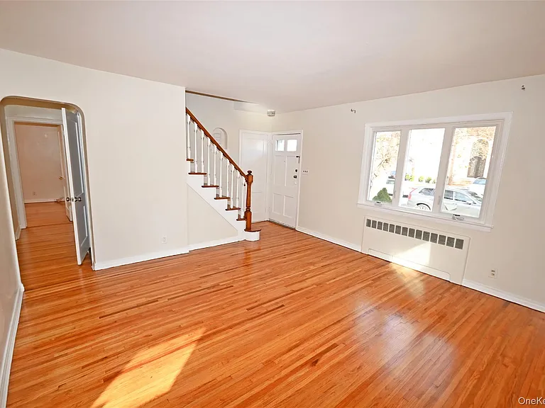 1047 N 7th St #WHOLE HOUSE — Photo 3