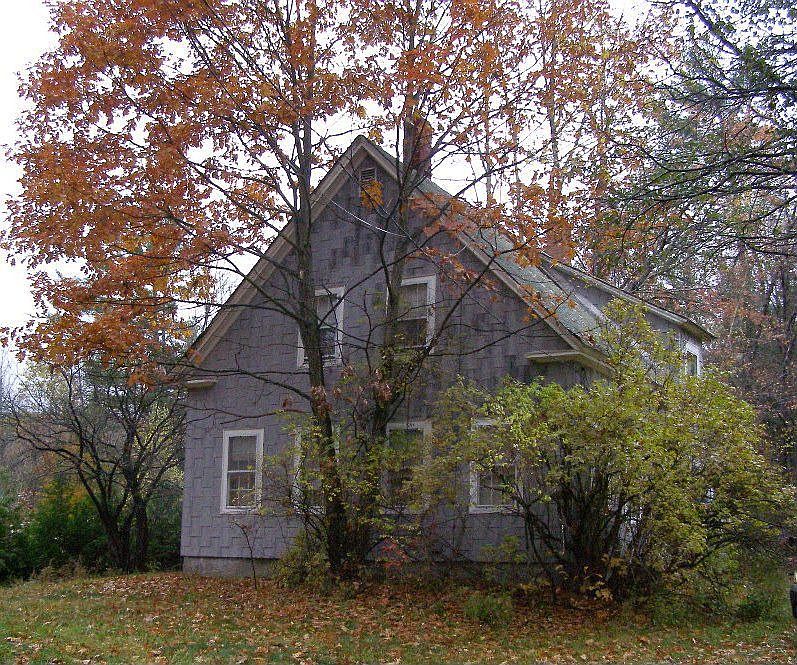 2nd image of 413 Lockehaven Rd