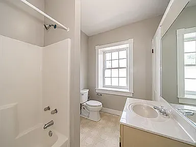 507 W Clay St — Photo 14