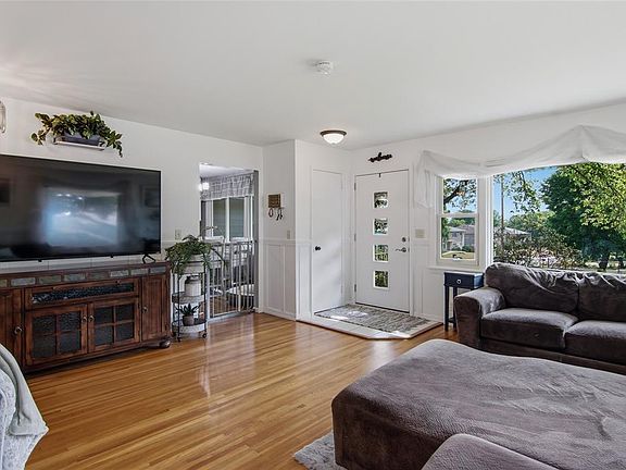 4th image of 3308 Fairfax Street