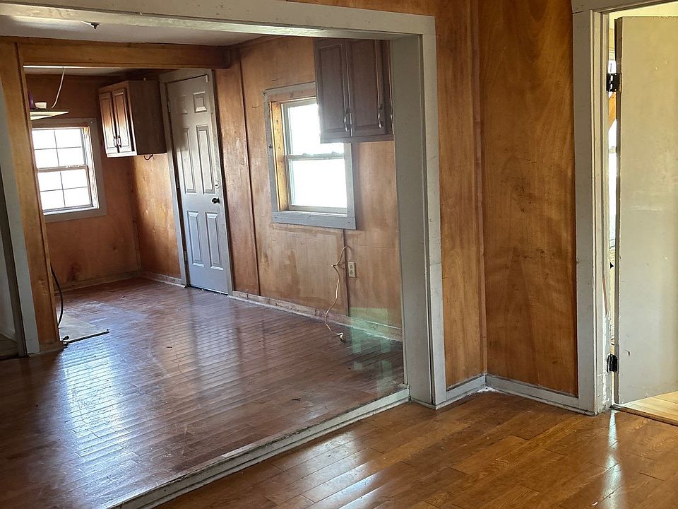 2nd image of 424 Haynie St