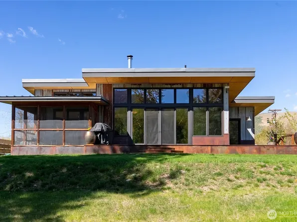 1013 Riverside Avenue, Twisp, WA 98856