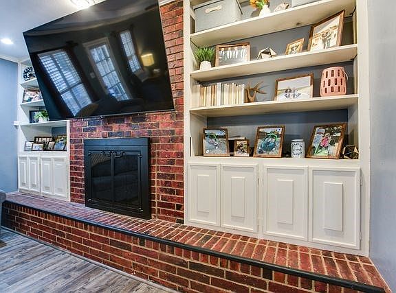 5th image of 2732 Briargrove Ln