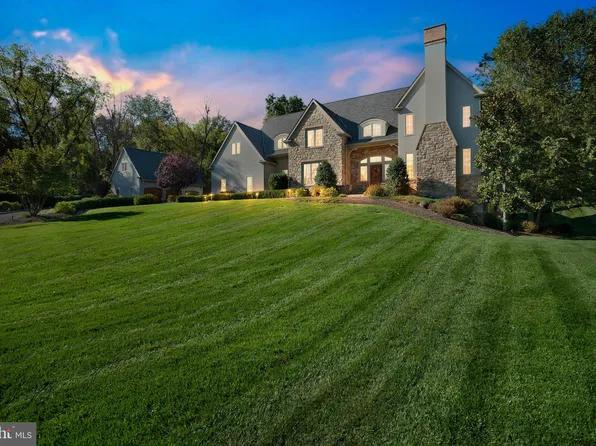 5 Pemberton Ln, Doylestown, PA 18901